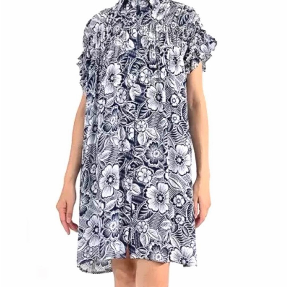 Lili sidonio Chic Floral Mini Dress in navy and White